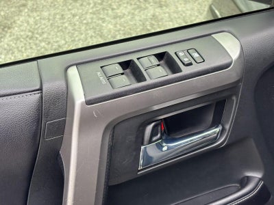 2017 Toyota 4Runner SR5 4WD (Natl)