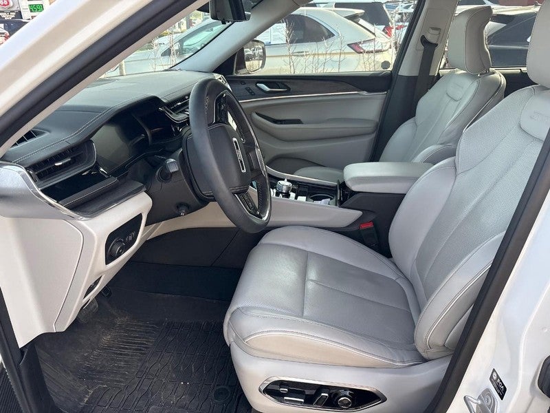 2023 Jeep Grand Cherokee Overland 4x4