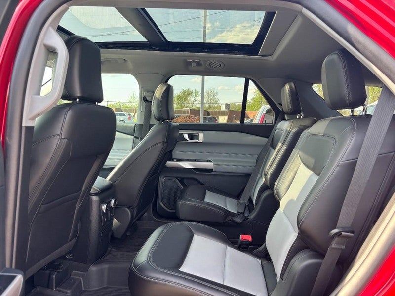 2023 Ford Explorer XLT 4WD