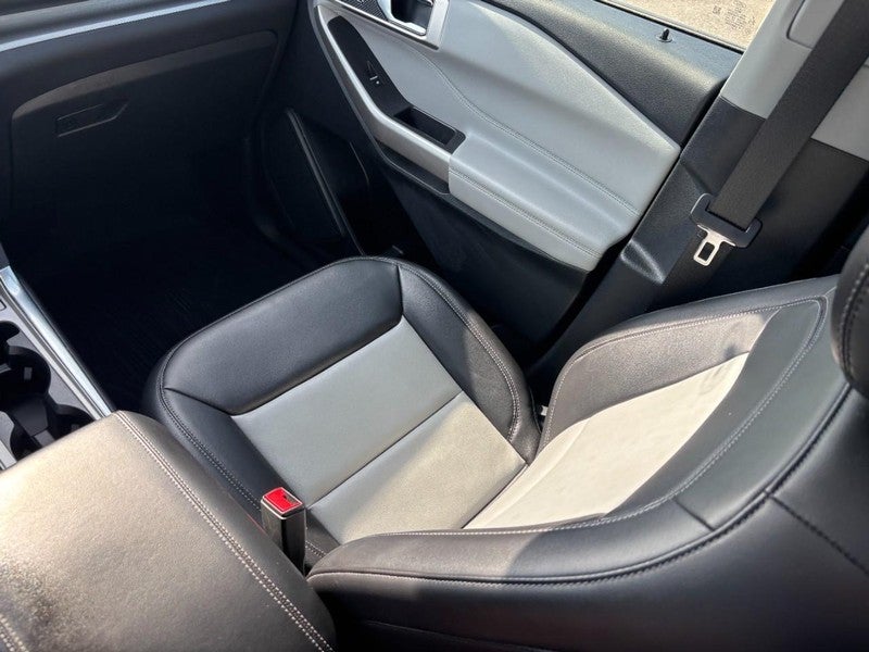 2023 Ford Explorer XLT 4WD