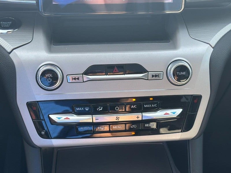 2023 Ford Explorer XLT 4WD