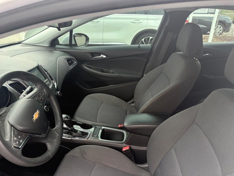2019 Chevrolet Cruze 4dr Sdn LS