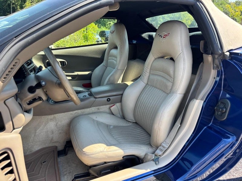 2004 Chevrolet Corvette 2dr Convertible