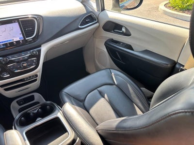 2023 Chrysler Pacifica Touring L FWD