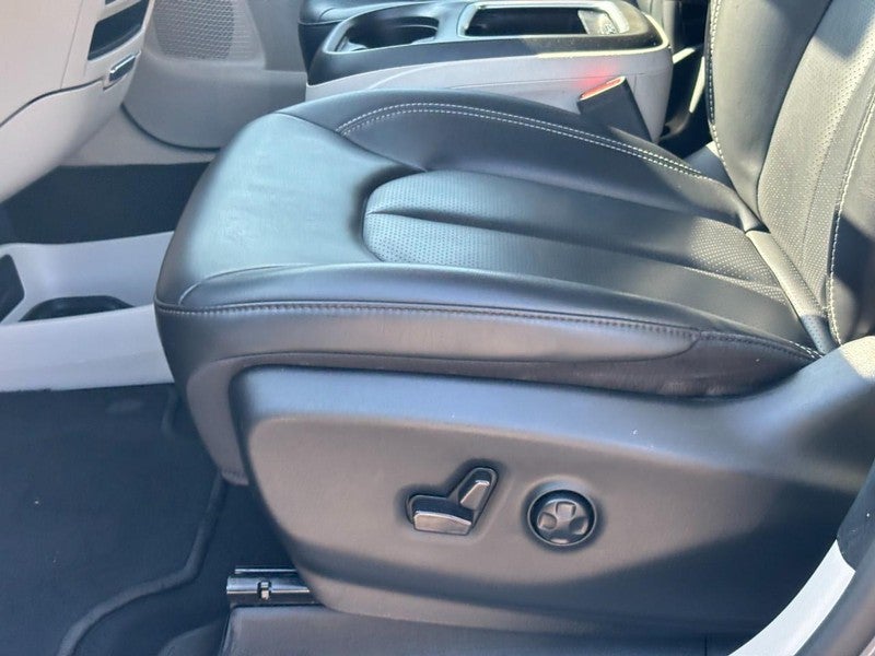 2023 Chrysler Pacifica Touring L FWD
