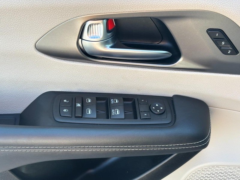 2023 Chrysler Pacifica Touring L FWD