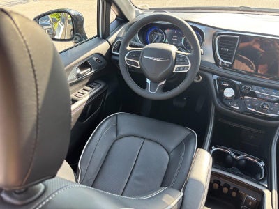 2026 Chrysler Pacifica Limited FWD