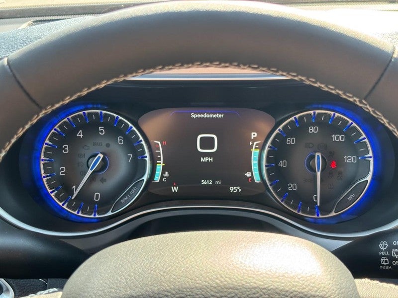 2026 Chrysler Pacifica Limited FWD