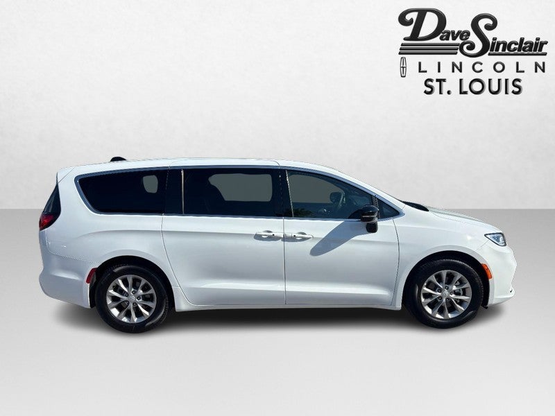 2026 Chrysler Pacifica Limited FWD
