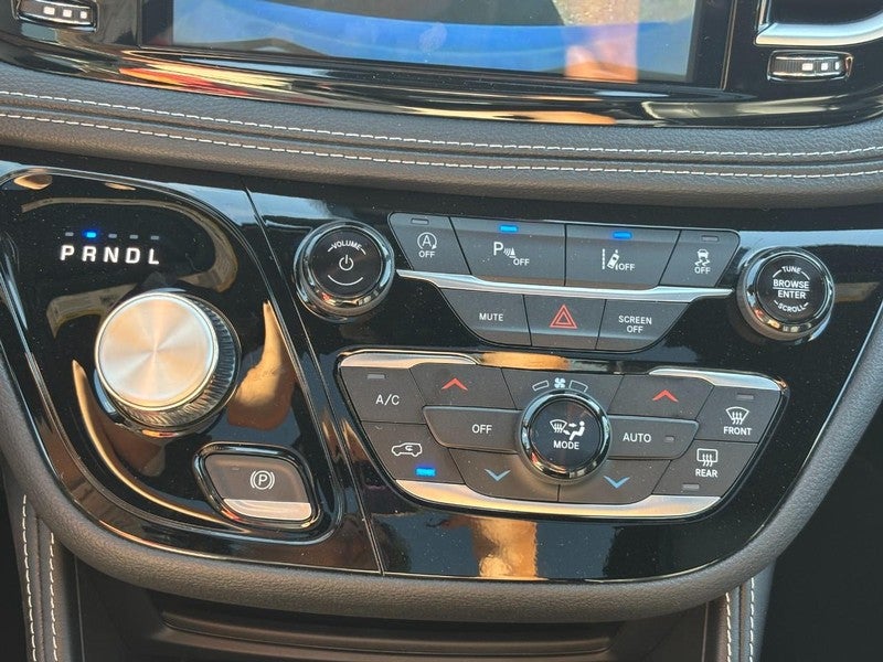 2026 Chrysler Pacifica Limited FWD