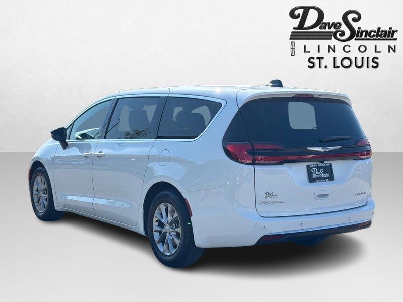 2026 Chrysler Pacifica Limited FWD