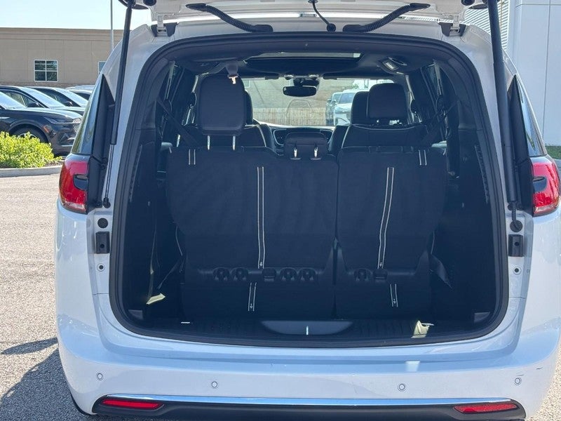2026 Chrysler Pacifica Limited FWD