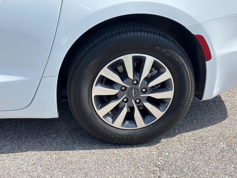 2024 Chrysler Pacifica Hybrid Select FWD