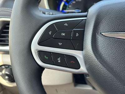 2024 Chrysler Pacifica Hybrid Select FWD