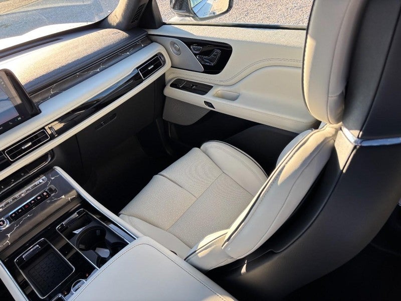 2027 Lincoln Aviator Black Label AWD