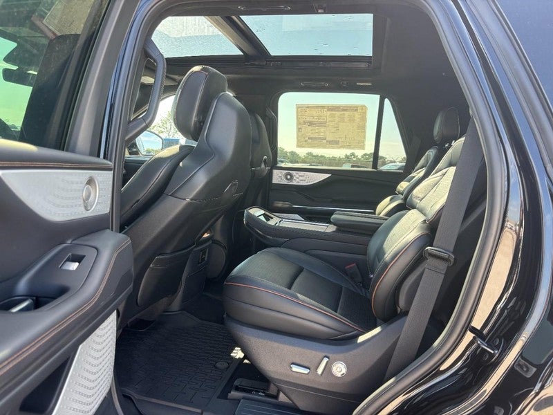 2027 Lincoln Navigator Black Label 4x4