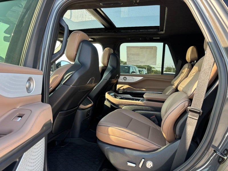 2027 Lincoln Navigator Black Label 4x4