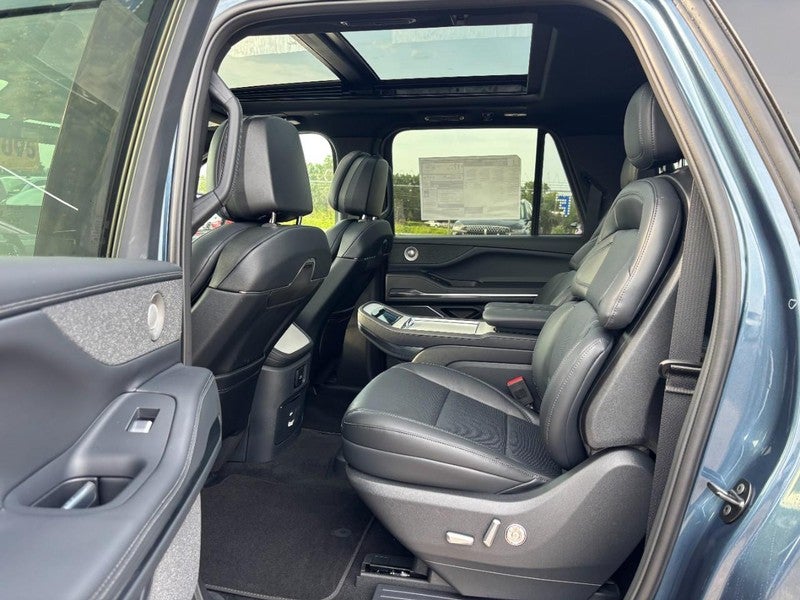 2027 Lincoln Navigator L Reserve 4x4