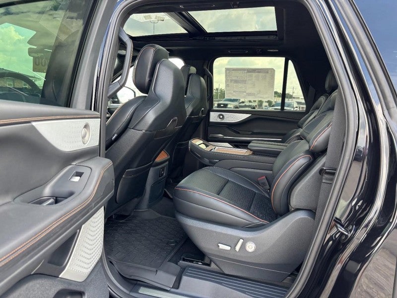 2027 Lincoln Navigator L Black Label 4x4