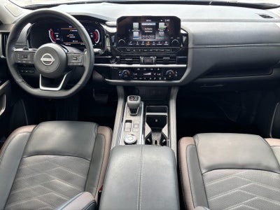 2025 Nissan Pathfinder Platinum 4WD