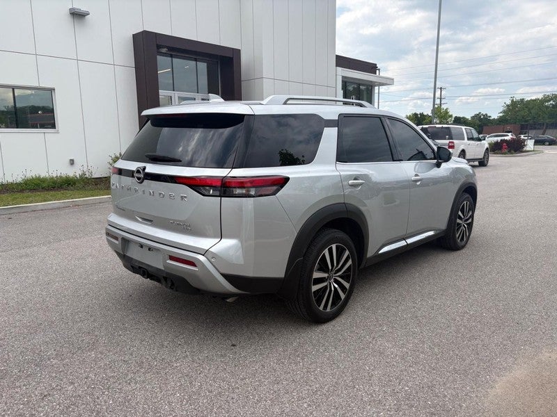 2025 Nissan Pathfinder Platinum 4WD