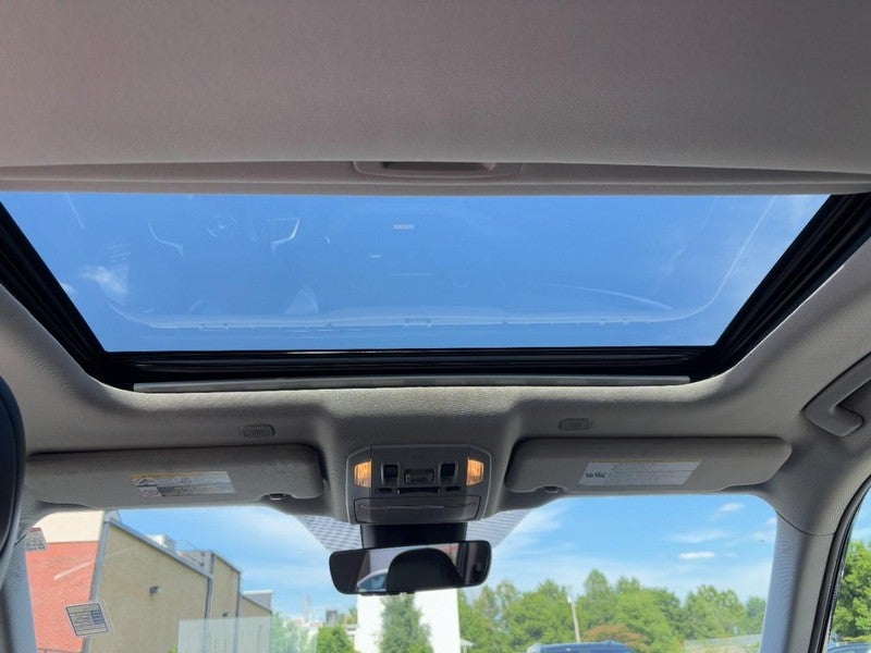 2023 Toyota Highlander LE AWD (Natl)