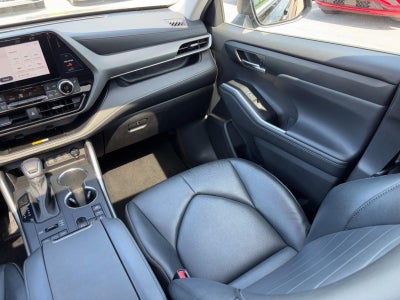 2023 Toyota Highlander LE AWD (Natl)