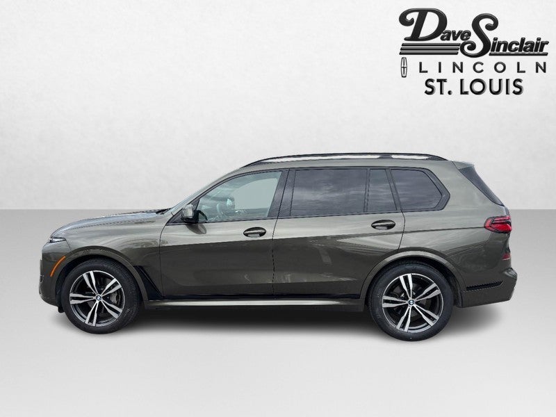 2025 BMW X7 xDrive40i Sports Activity Vehicle