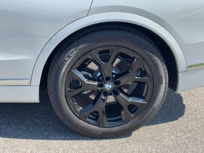 2025 BMW X7 xDrive40i Sports Activity Vehicle