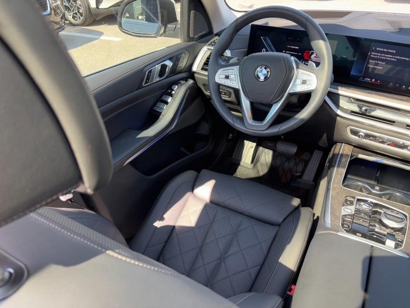 2025 BMW X7 xDrive40i Sports Activity Vehicle
