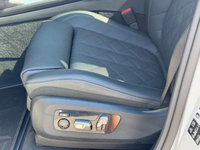 2025 BMW X7 xDrive40i Sports Activity Vehicle