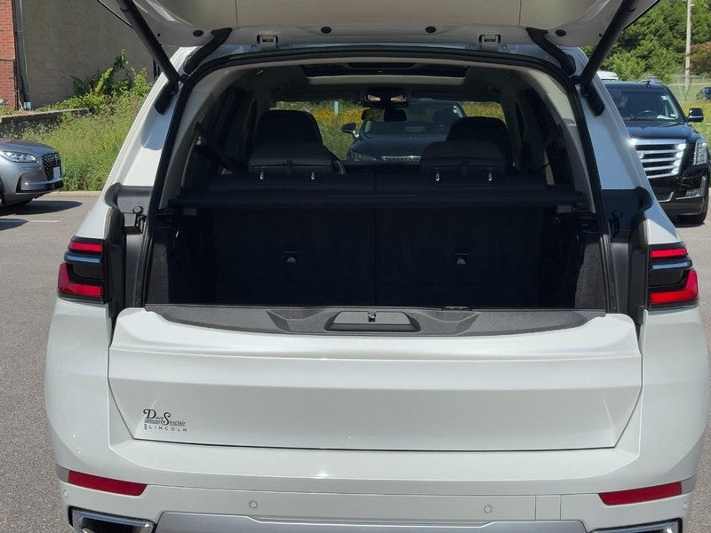 2025 BMW X7 xDrive40i Sports Activity Vehicle