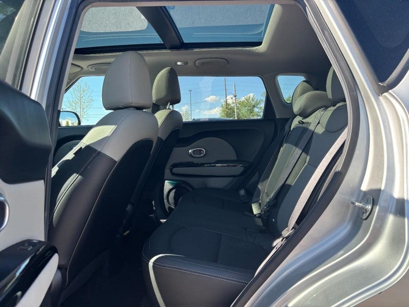 2017 Kia Soul + Auto