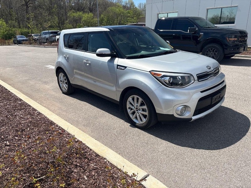 2017 Kia Soul + Auto