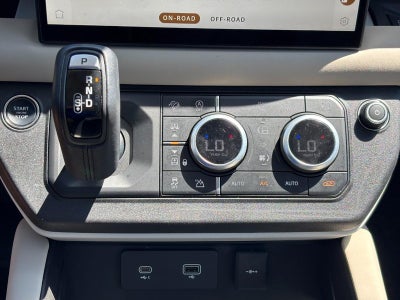 2024 Land Rover Defender 130 P400 X-Dynamic SE