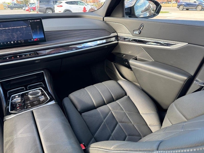 2023 BMW 7 Series 760i xDrive Sedan