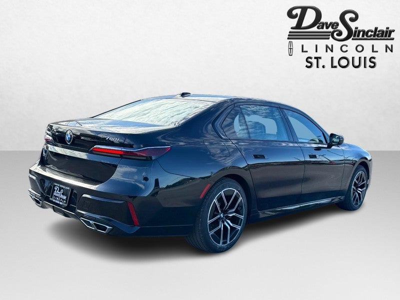 2023 BMW 7 Series 760i xDrive Sedan