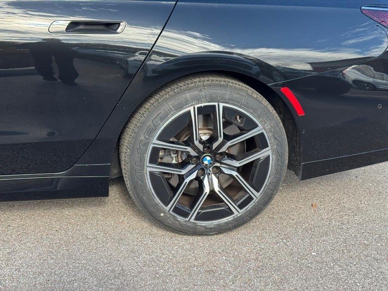 2023 BMW 7 Series 760i xDrive Sedan