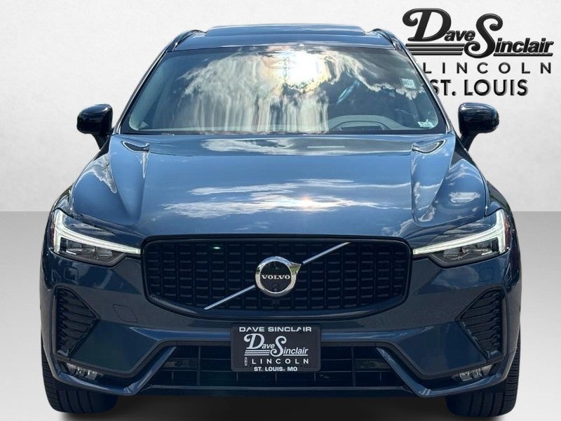 2024 Volvo XC60 B5 AWD Ultimate Dark Theme
