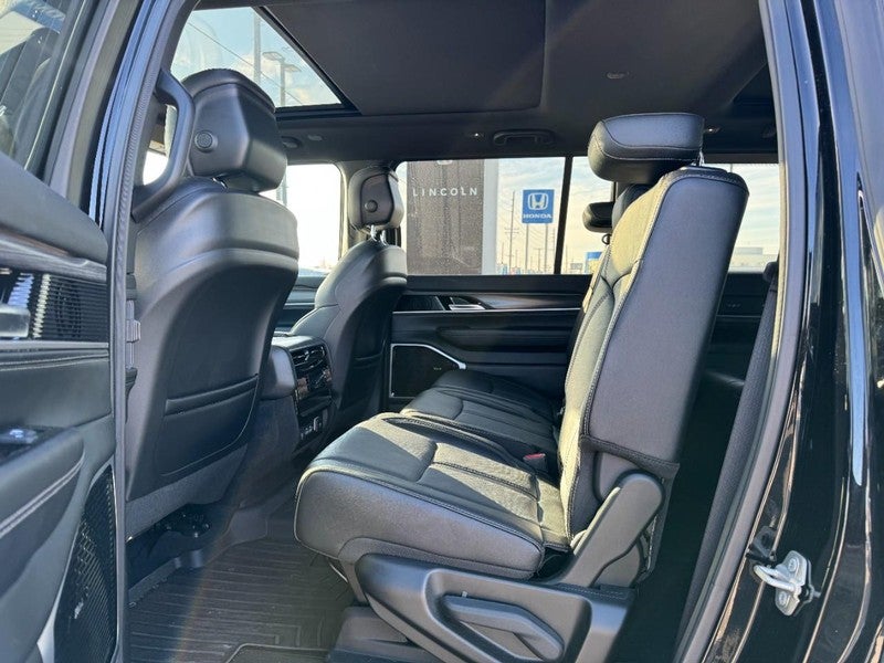 2023 Jeep Wagoneer Series III 4x4