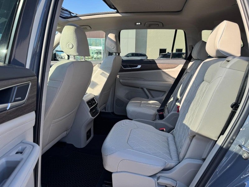 2025 Volkswagen Atlas 2.0T SEL Premium R-Line 4MOTION