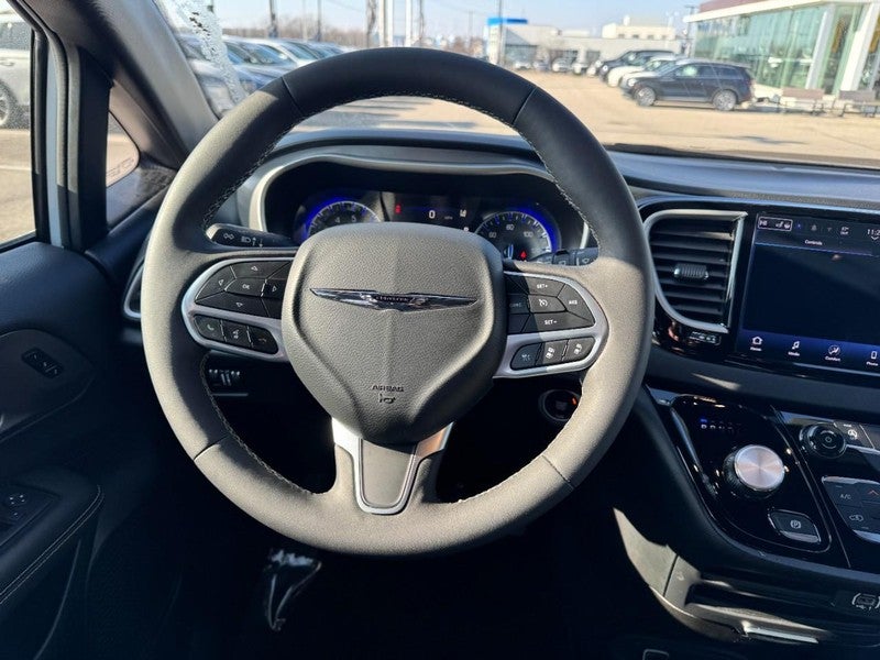 2025 Chrysler Pacifica Select FWD