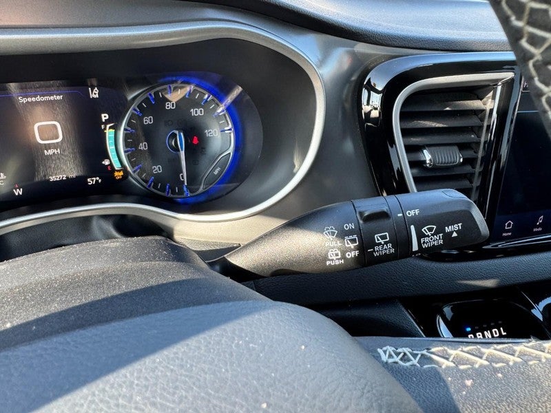 2025 Chrysler Pacifica Select FWD