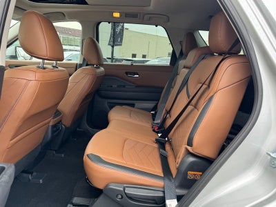 2024 Nissan Pathfinder Platinum 4WD