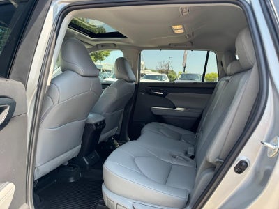2022 Toyota Highlander XLE AWD (Natl)
