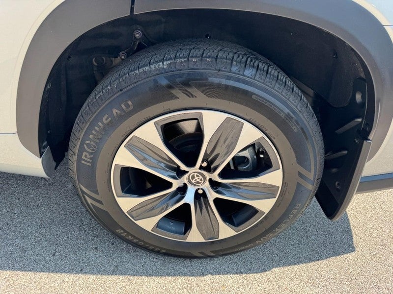 2022 Toyota Highlander XLE AWD (Natl)