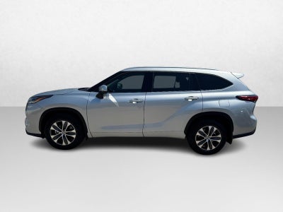 2022 Toyota Highlander XLE AWD (Natl)