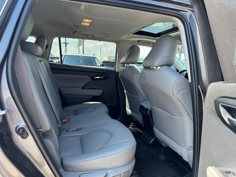 2021 Toyota Highlander XLE AWD (Natl)