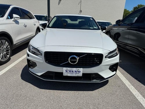 2022 Volvo S60 B5 FWD Momentum