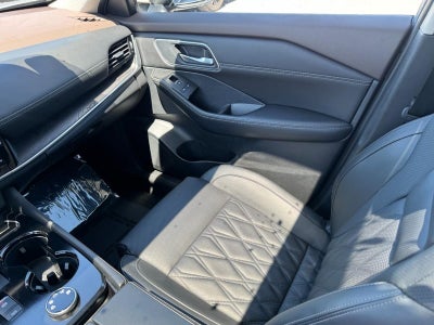 2023 Nissan Rogue AWD Platinum